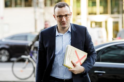 CDU-Politiker : So gelassen reagiert Jens Spahn auf Schwulen-Hass
