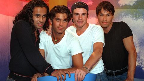 Die Band Worlds Apart