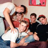 Take That am Anfang ihrer Karriere 1992. 2005 gelang ihnen das Comeback, 2010 sogar kurzzeitig eine Wiedervereinigung mit Robbie Williams.