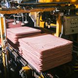 Aurubis hat sich auf die Metallverarbeitung spezialisiert.