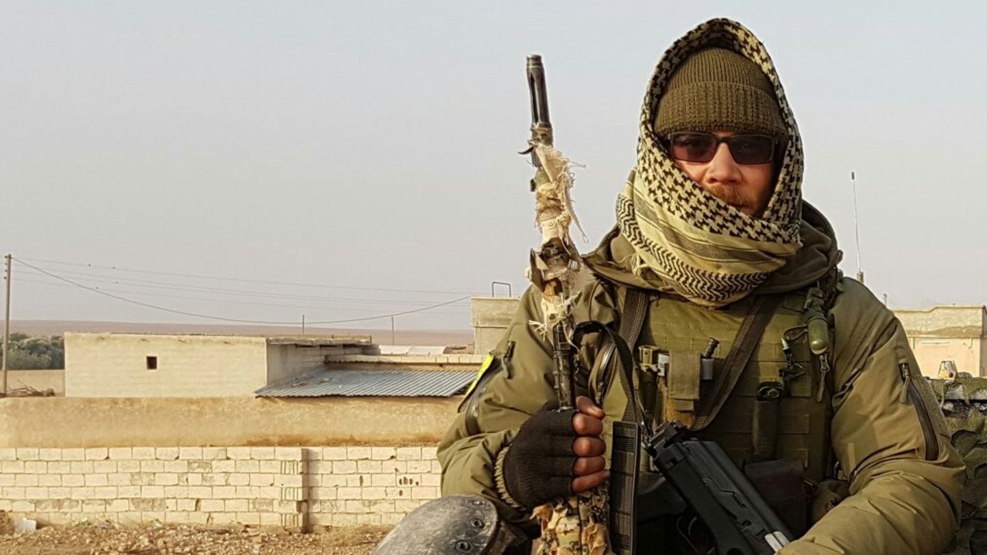 Christian Haller hat zwei Mal mit den Kurden in Syrien gekämpft: "Ich wünschte, ich wäre gerade in Afrin."