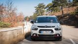 Der Citroën-Doppelwinkel ist auffällig