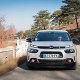 Der Citroën-Doppelwinkel ist auffällig