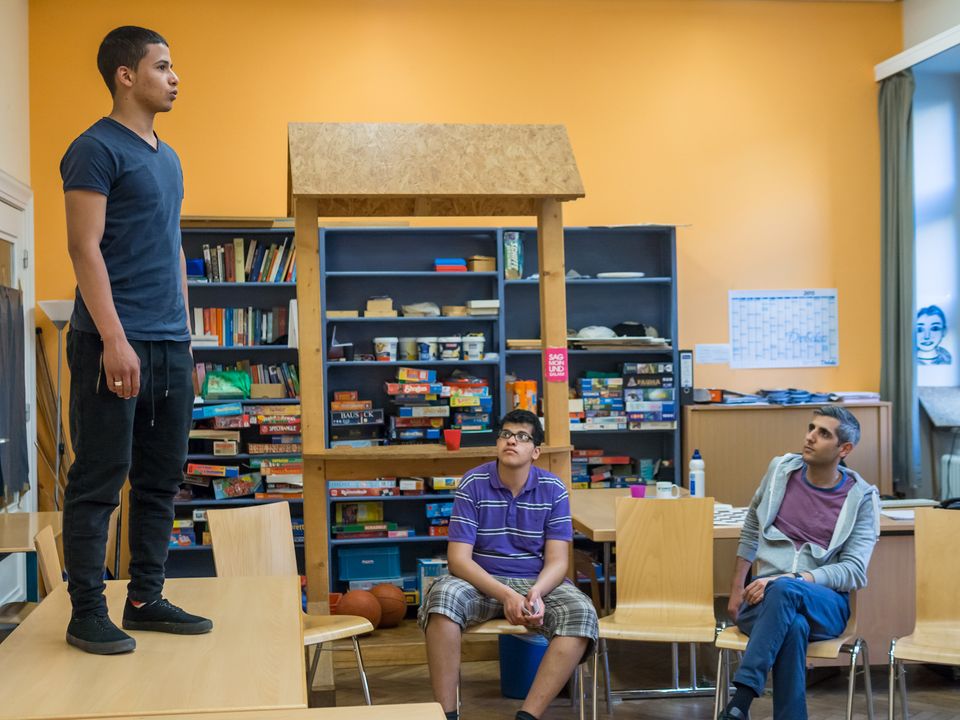 Sozialer Brennpunkt Wilhelmsburg: Beim Rhetoriktraining lernen Schüler, ihre Meinung mit Argumenten zu vertreten Beim Rhetoriktraining lernen Schüler, ihre Meinung mit Argumenten zu vertreten