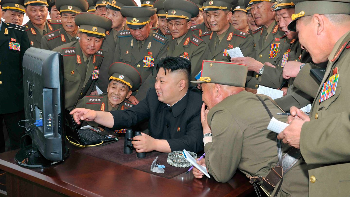 Kim Jong Un Computer Hacker