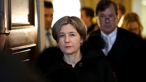 Maike Kohl-Richter und ihr Anwalt Thomas Hermes im Oberlandesgericht: Zwei Stunden warteten sie auf ihre Kontrahenten.