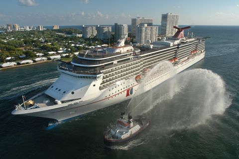 An Bord der "Carnival Legend" kam es vor der Küste Australiens zur Massenschlägerei. Hier das Schiff der Reederei Carnival Cruises bei der Einfahrt in den Hafen von Miami.
