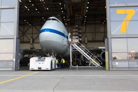 Die Boeing 747SP der Nasa im Hangar der Lufthansa Technik In Hamburg