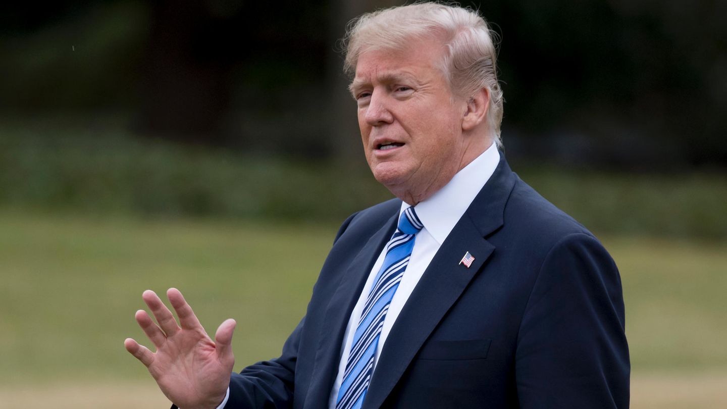 Donald Trump auf dem Weg zu seinem Helikopter