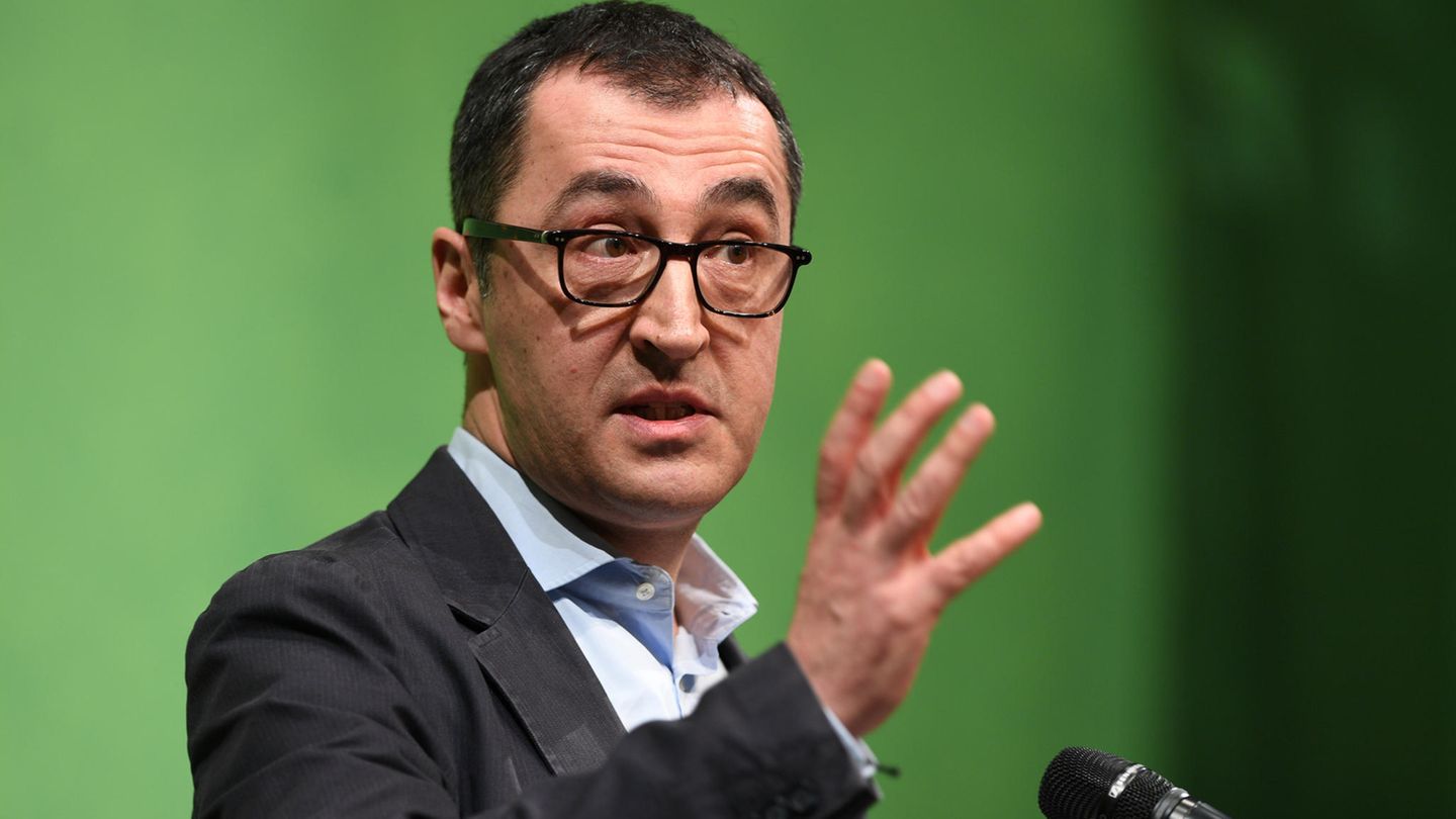 Cem Özdemir spricht beim politischen Aschermittwoch der Grünen