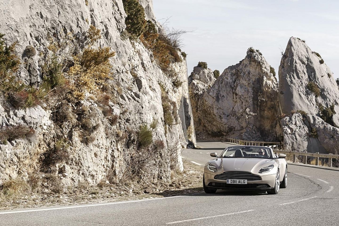 Aston Martin DB11 Volante