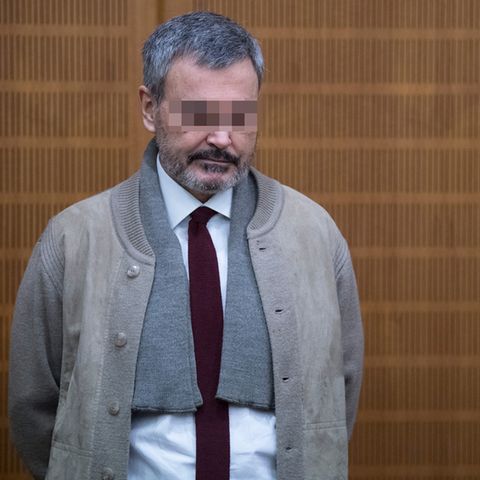 Ausonius steht vor Gericht. Er könnte ein Sachbearbeiter sein. Dabei ist er ein Mörder.