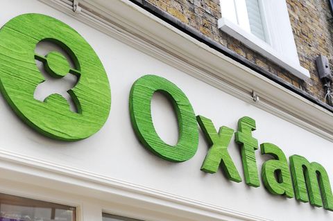 Oxfam-Skandal um Roland van Hauwermeiren: Der Oxfam-Schriftzug über einem Geschäft