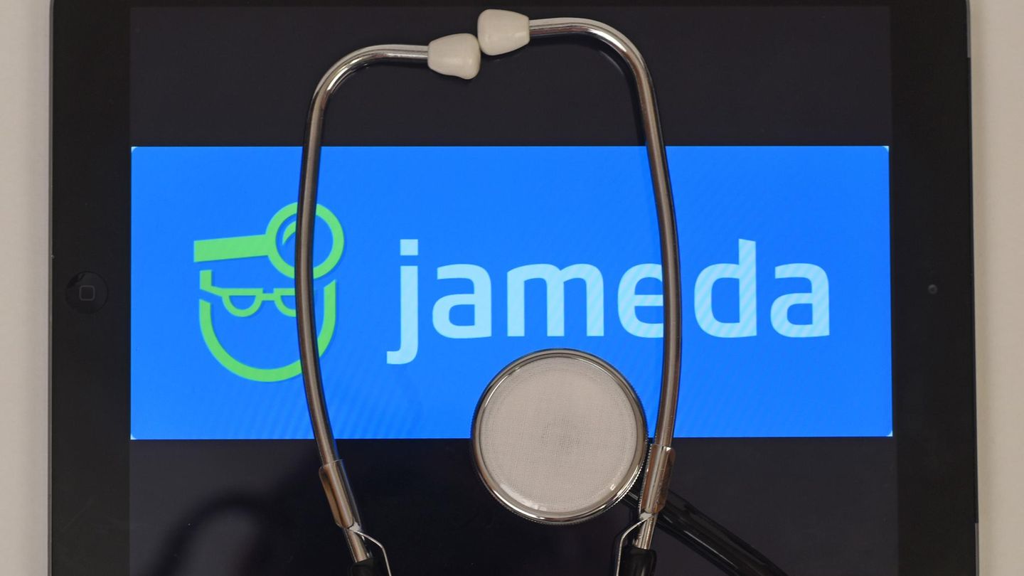 Gerichtsurteil gegen Jameda (Ärzte-Bewertungs-Portal): Das Jameda-Logo auf einem Tablet.