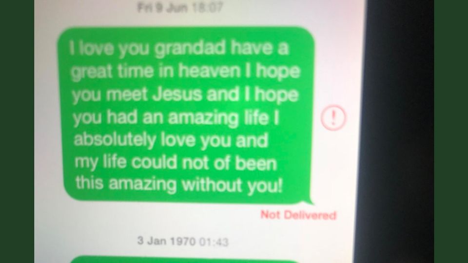 Dieser Screenshot einer SMS von einer Neunjährigen an ihren toten Opa macht gerade auf Twitter die Runde