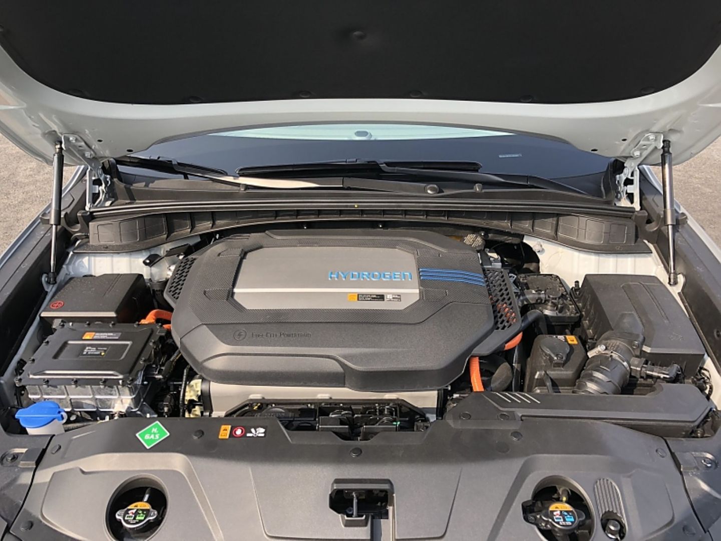 Hyundai Nexo - unter der Motorhaube befindet sich das Wasserstoffkraftwerk