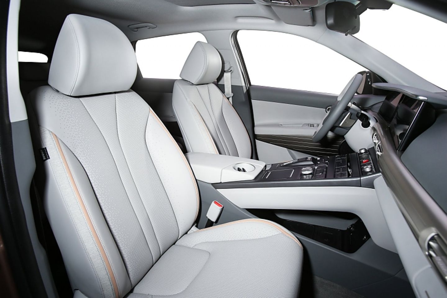 Hyundai Nexo - die Sitze sind elektrisch verstellbar und klimatisiert