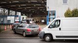 Am nachmittag stehen die Autos schonmal Schlange, wie hier vor dem Schwarzen Weg 10 in Hamburg-Steilshoop.