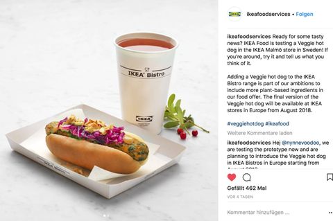 Ein vegetarischer Hot Dog von Ikea