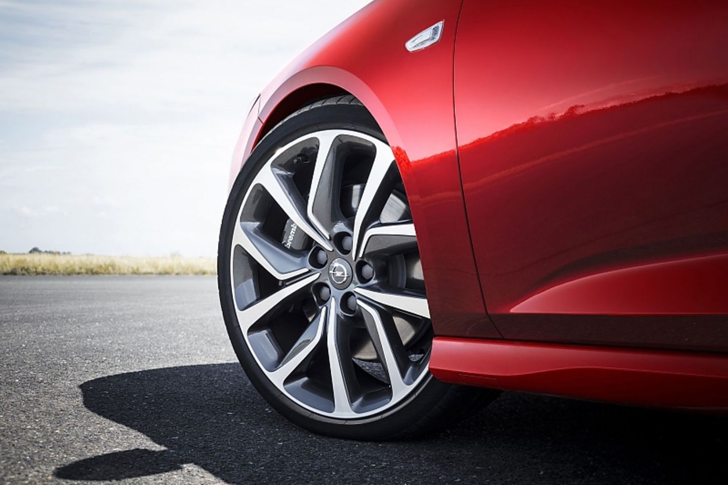 Für den Opel Insignia GSi Grand Sport sind optional 20 Zoil-Reifen erhältlich