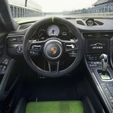 Das bekannte Cockpit des Porsche 911 GT3 RS