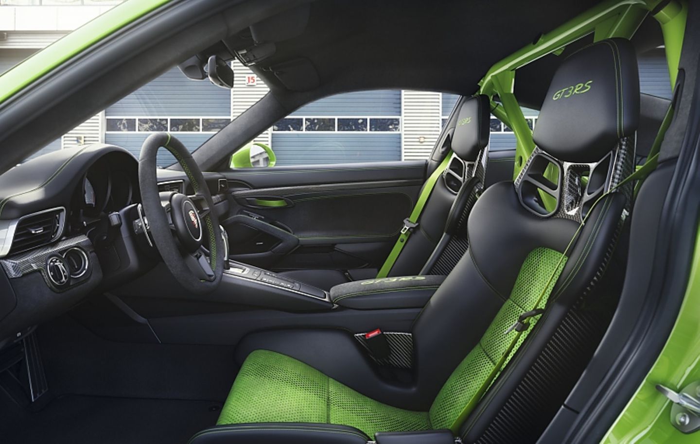 Porsche 911 GT3 RS - Sportstühle geben Seitenhalt