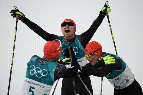 Gold, Silber, Bronze: Johannes Rydzek vor Fabian Rießle und Eric  Frenzel.