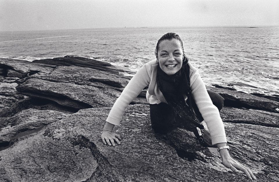 Filmpreis-Gewinner: Romy Schneider empfing 1981 den stern in der Bretagne. Robert Lebecks Bilder zeigen eine Frau, vom Leben gezeichnet Romy Schneider empfing 1981 den stern in der Bretagne. Robert Lebecks Bilder zeigen eine Frau, vom Leben gezeichnet