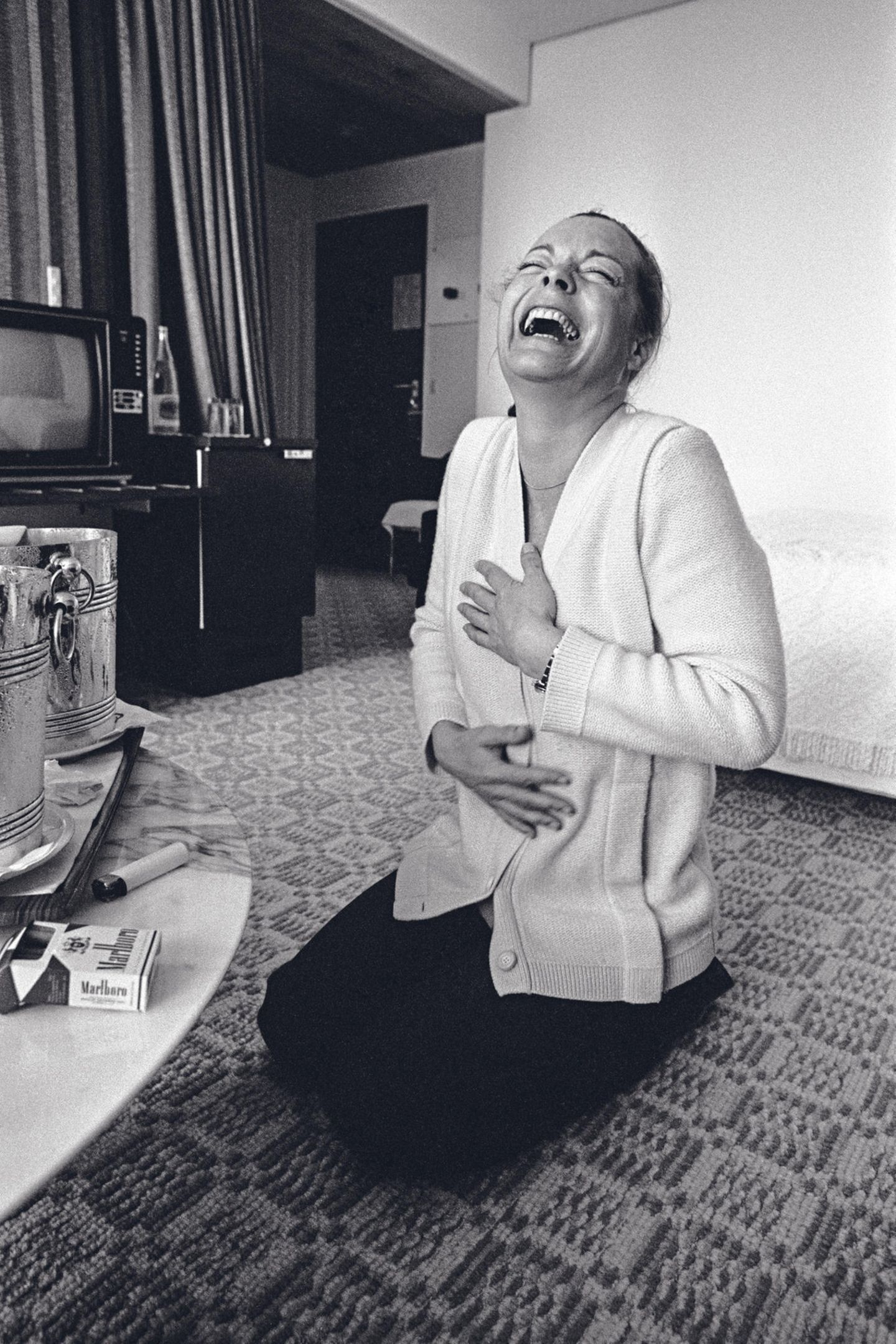 Sie soll in der Kur nicht rauchen und feiern. Aber sie kann nur leicht sein, wenn sie Champagner trinkt