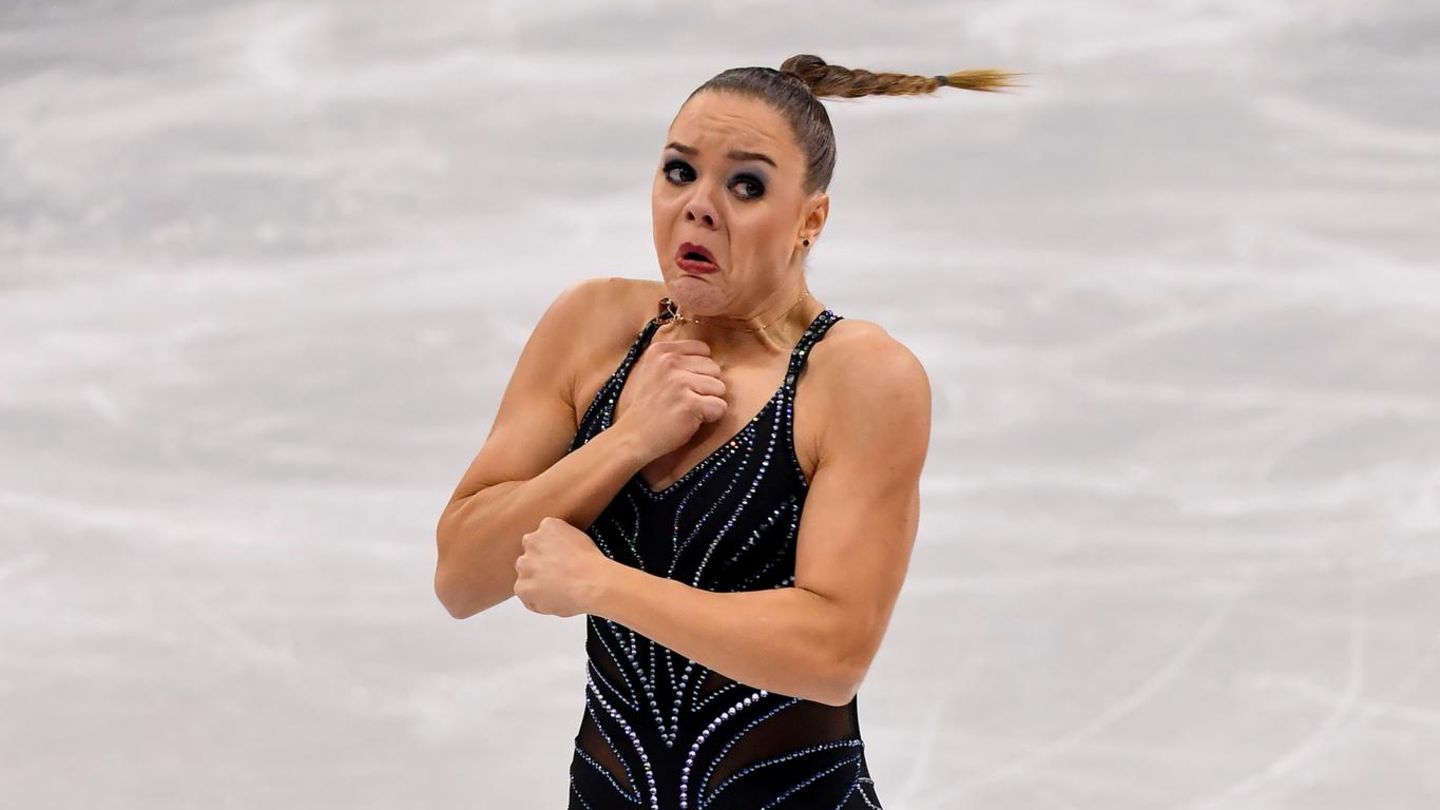 Angespannt: Die belgische Eiskünstläuferin Loena Hendrickx gibt sich während des Kurzprogramm alle Mühe.