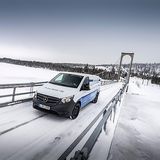 Zum Mercedes eVito Wintertest in Arjeplog gehören auch ausgedehnte Messfahrten über verschneite Straßen.