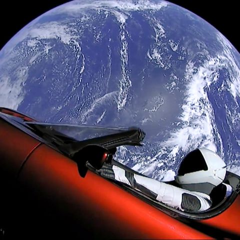 Elon Musk schießt Tesla ins All: Geglückter Start der "Falcon Heavy"