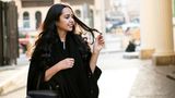 Die Modedesignerin Alaa Balkhy auf den Straßen ihrer Heimatstadt Dschidda