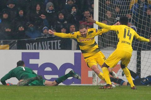 Ganz schwaches Spiel vom BVB in der Europa League, aber das ist am Ende letztlich egal, wegen Marcel Schmelzers Tor