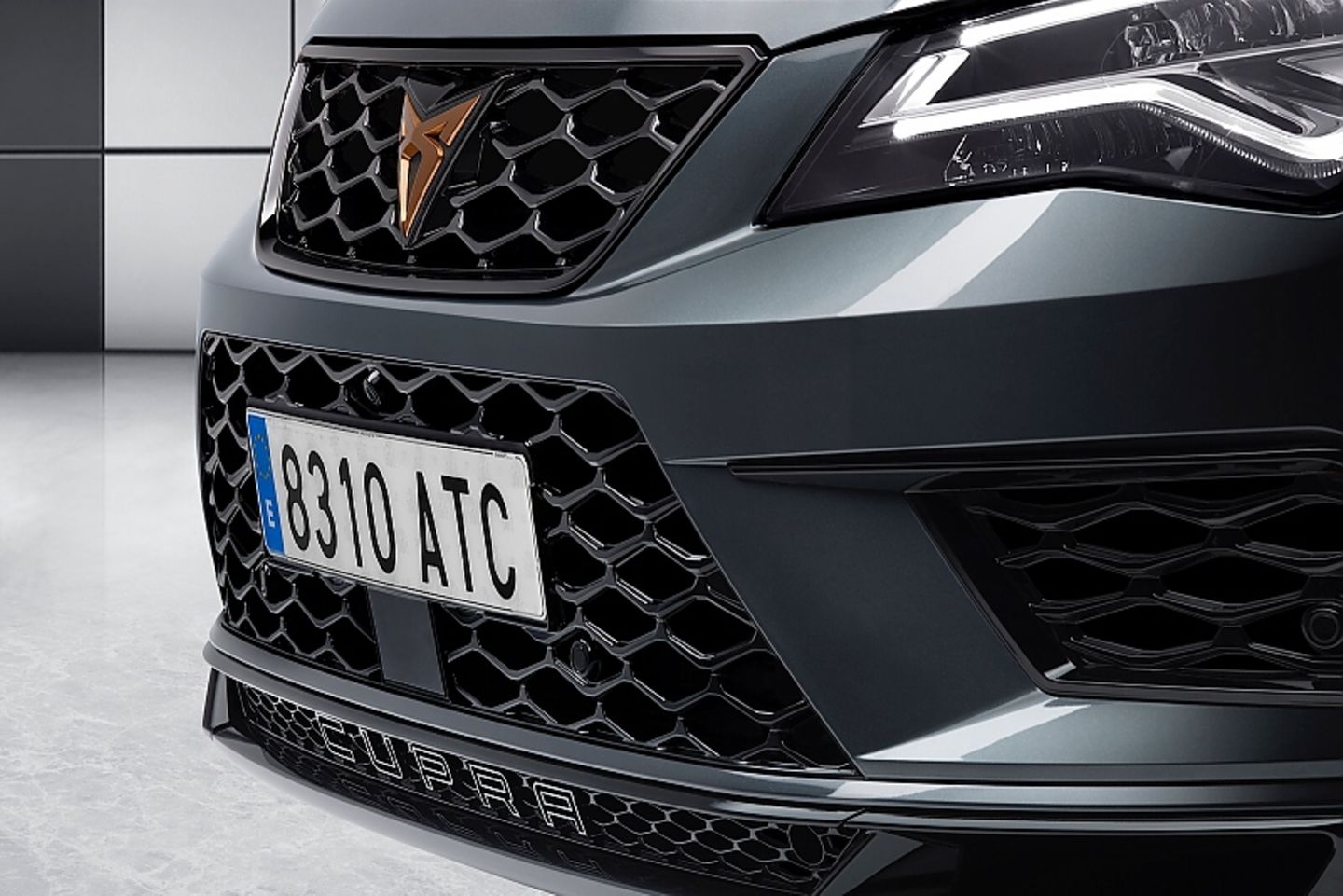 Der Cupra Ateca mit wuchtiger Front