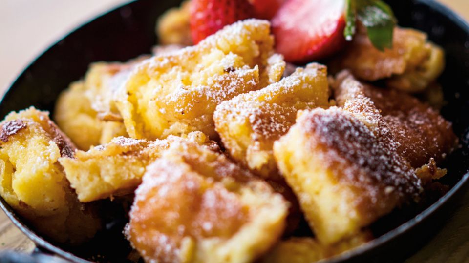 Skifahren in Österreich: Hüttenstärkung: Kaiserschmarrn im Sonnhof Hüttenstärkung: Kaiserschmarrn im Sonnhof