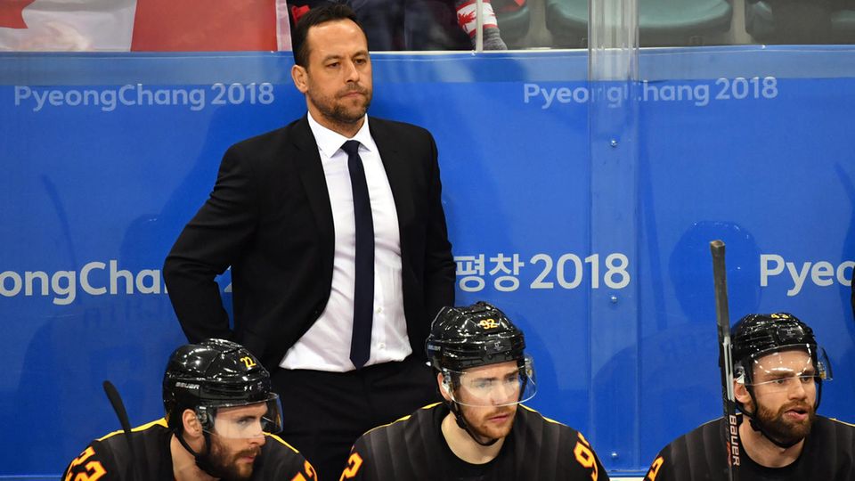 Olympia 2018: Eishockey-Bundestrainer Marco Sturm verfolgt den sensationellen Sieg von Deutschland über Kanada