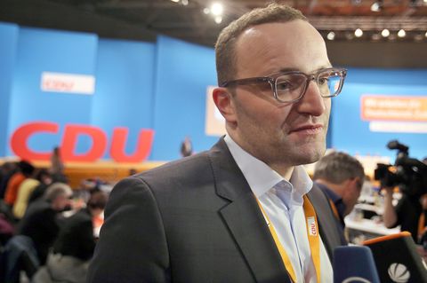 Jens Spahn hat seinen Wunsch: Er wird Minister - unter Merkel.