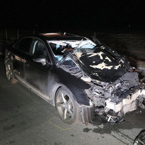 Im Landkreis Schweinfurt hatte eine Frau einen Unfall - als Ersthelfer herbeieilten, wurden sie von einem Fahrzeug erwischt