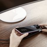 Wie das Galaxy S8 lassen sich auch die neuen Smartphones per Dex-Dock zu einem PC umwandeln, der dann mit Maus und Bildschirm bedient wird.