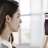 Ähnlich wie bei Apples FaceID kann man das S9 auch mit dem Gesicht entsperren. Als zusätzliche Sicherheit kombiniert Samsung das mit dem Iris-Scanner des Vorgängers.