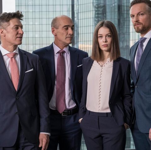 Vier der Hauptdarsteller aus der deustchen Serie "Bad Banks"