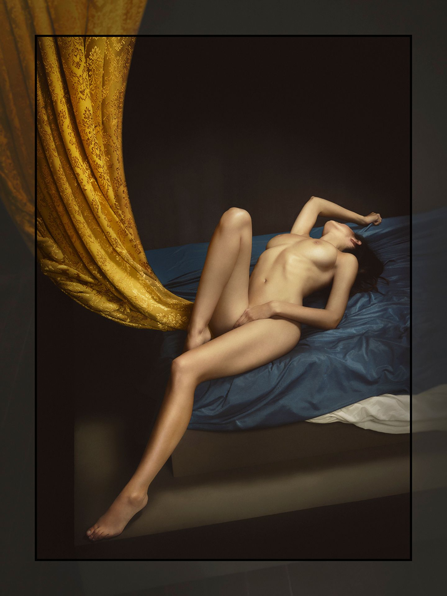 Bildband "Nudes in Steel" von Yoram Roth Bildband "Nudes in Steel" von Yoram Roth