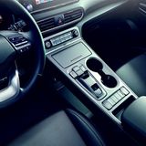 Hyundai Kona Electric - breite Mittelkonsole
