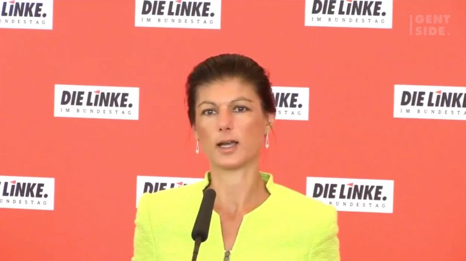 Vor dem Parteitag: Gysi über Wagenknecht: "Sahra ist keine Göttin, und das weiß sie auch" Vor dem Parteitag: Gysi über Wagenknecht: "Sahra ist keine Göttin, und das weiß sie auch"