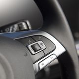 VW Touareg 3.0 TDI 2018 - das Lenkrad ist nicht auf dem Niveau des innovativen Bedienkonzeptes