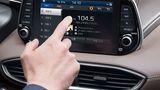 Hyundai Santa Fe 2018 - der Bildschirm hat eine Diagonale von acht Zoll