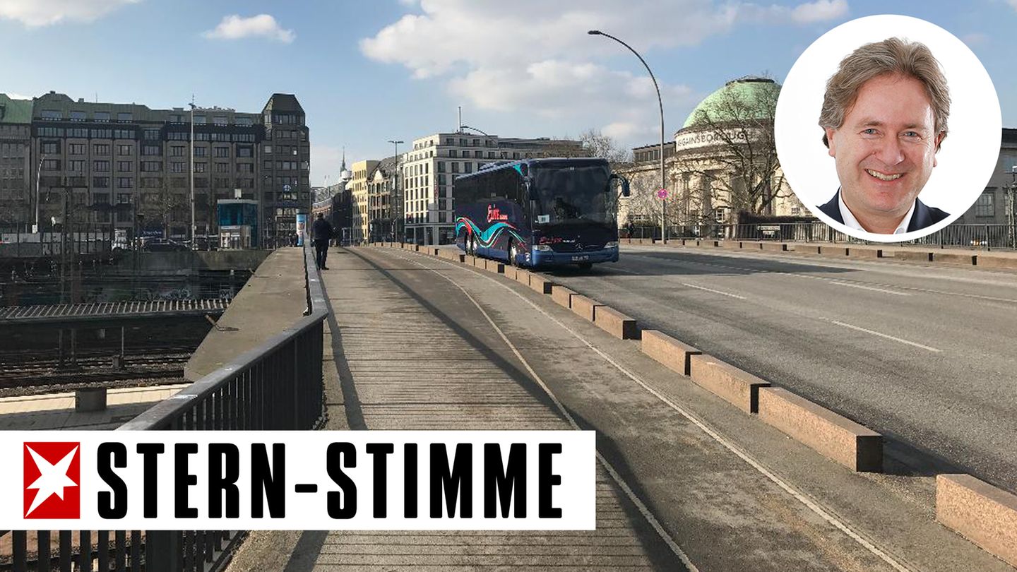 Ein Gang über die "Seufzerbrücke" am Glockengießerwall