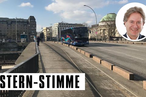 Ein Gang über die "Seufzerbrücke" am Glockengießerwall