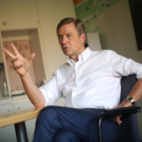 "Die einen sind Politik, wir sind Journalismus": Claus Kleber wehrt sich gegen "Staatsfunk"-Vorwürfe